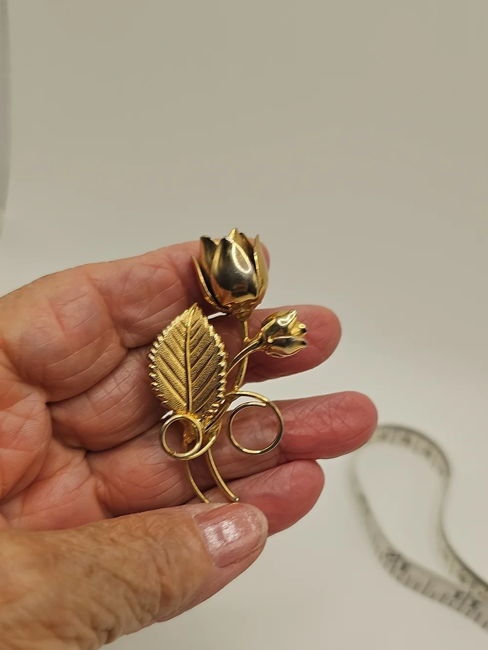 Unbranded Vintage Rose Bud Brooch Pin Womens OS Gold Floral Retro [Size] OS